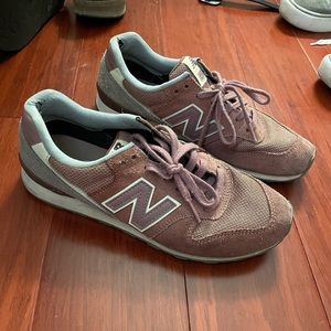 New Balance 696 sneakers